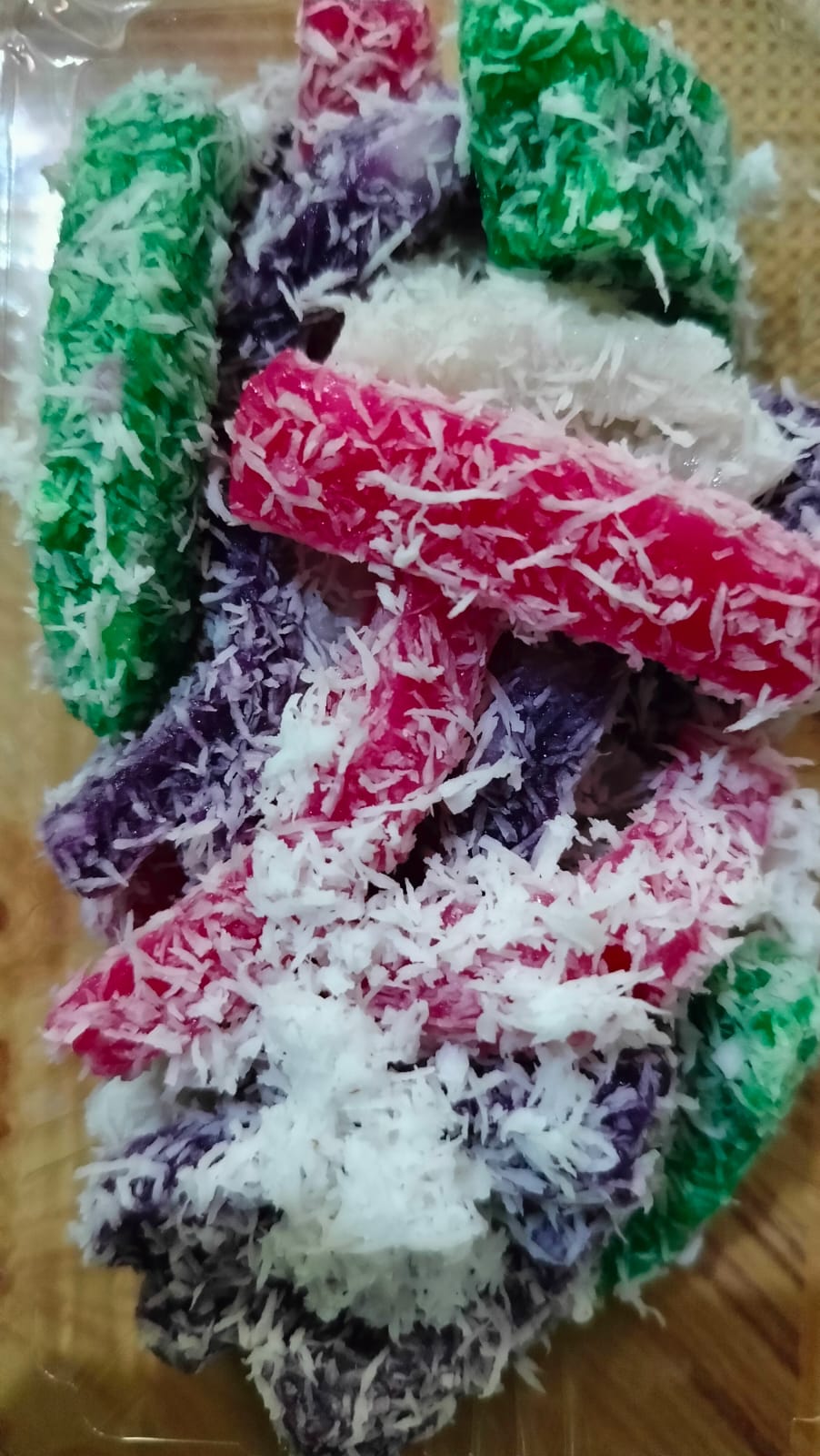 Kue Ular Bulu
